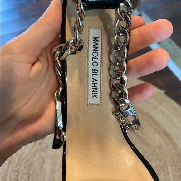 Manolo Blahnik Black Chain Pumps-40.5 - Picture 2 of 5